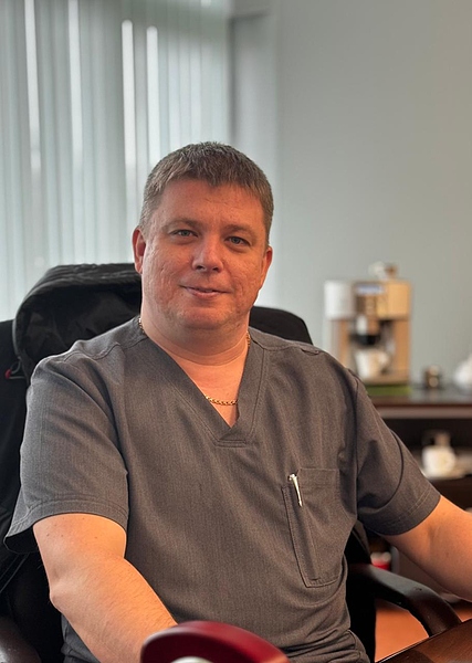 Файл:Максим Максимов.jpg