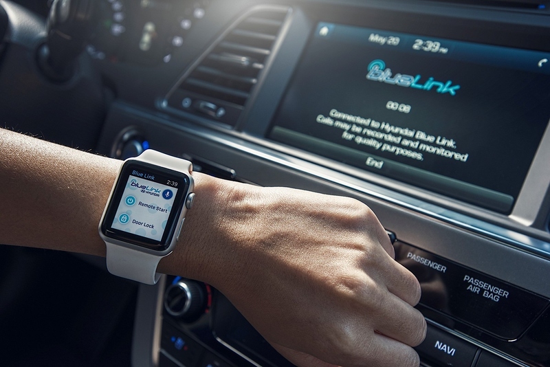 Файл:Hyundai-motor-introduces-blue-link-app-for-the-apple-watch-photo-gallery 8.jpg